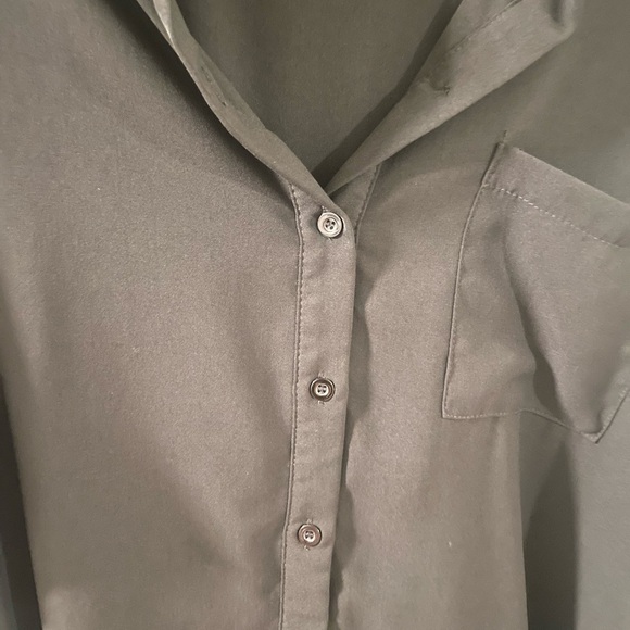 Black Women's Button-Up Top - Picture 3 of 7